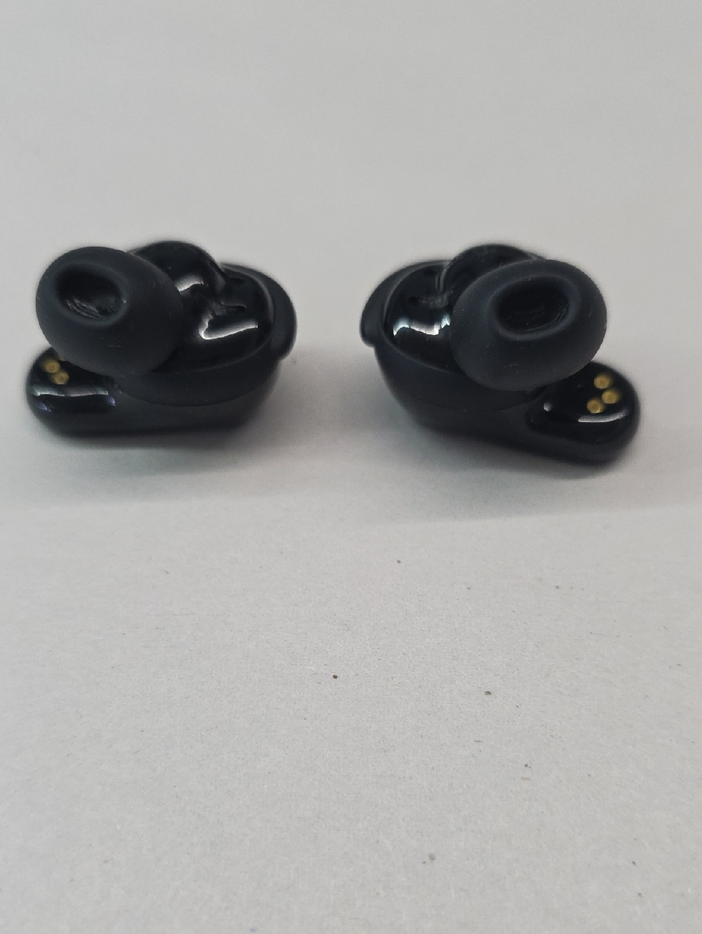 Bose True Wireless Earbuds and Charging Case (Read Description) - Picture 5 of 6